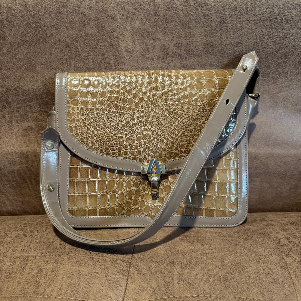 Vintage leather bag